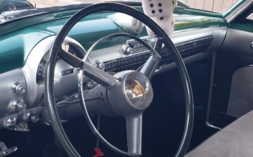 Oldsmobile-Ninety-eight-touring-sedan-1951-Green-Green-12