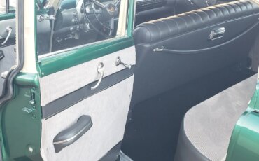 Oldsmobile-Ninety-eight-touring-sedan-1951-Green-Green-13