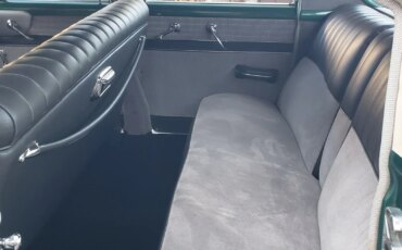 Oldsmobile-Ninety-eight-touring-sedan-1951-Green-Green-14