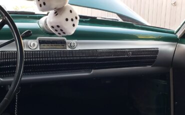 Oldsmobile-Ninety-eight-touring-sedan-1951-Green-Green-16