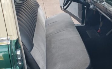 Oldsmobile-Ninety-eight-touring-sedan-1951-Green-Green-20
