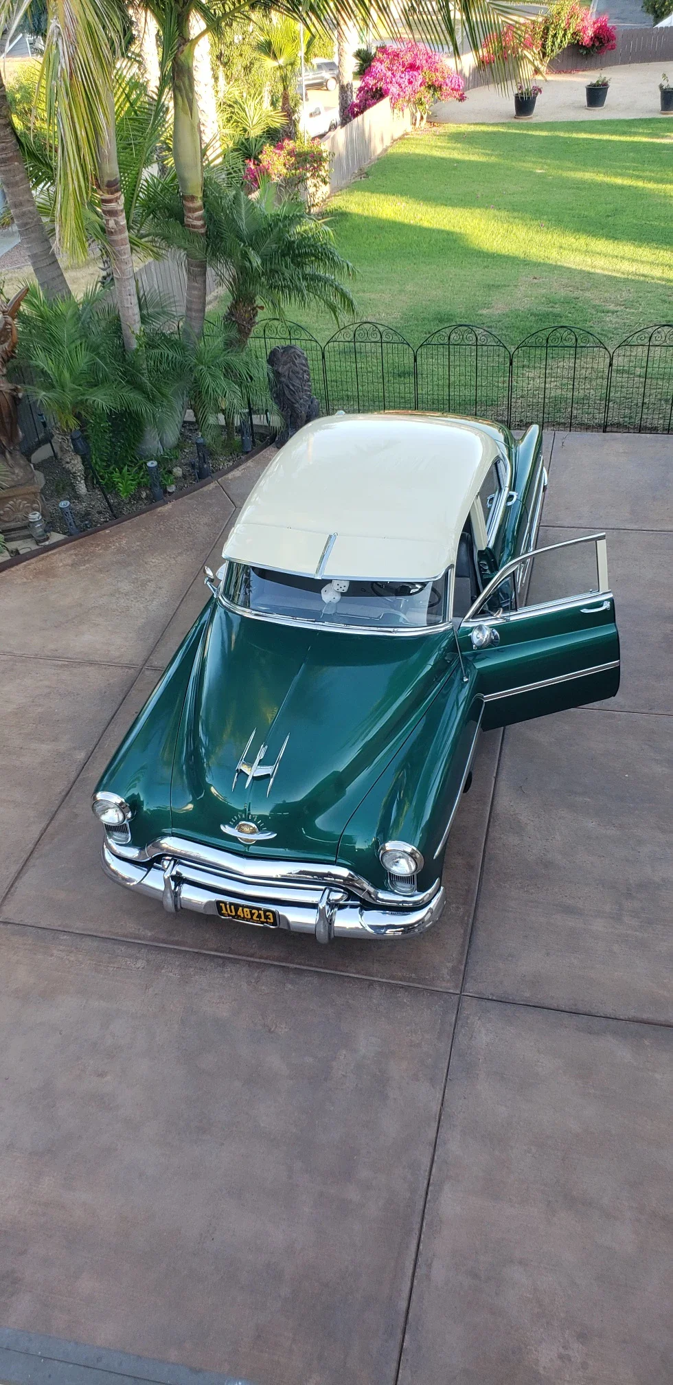 Oldsmobile-Ninety-eight-touring-sedan-1951-Green-Green-21