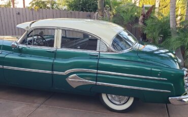 Oldsmobile-Ninety-eight-touring-sedan-1951-Green-Green-3