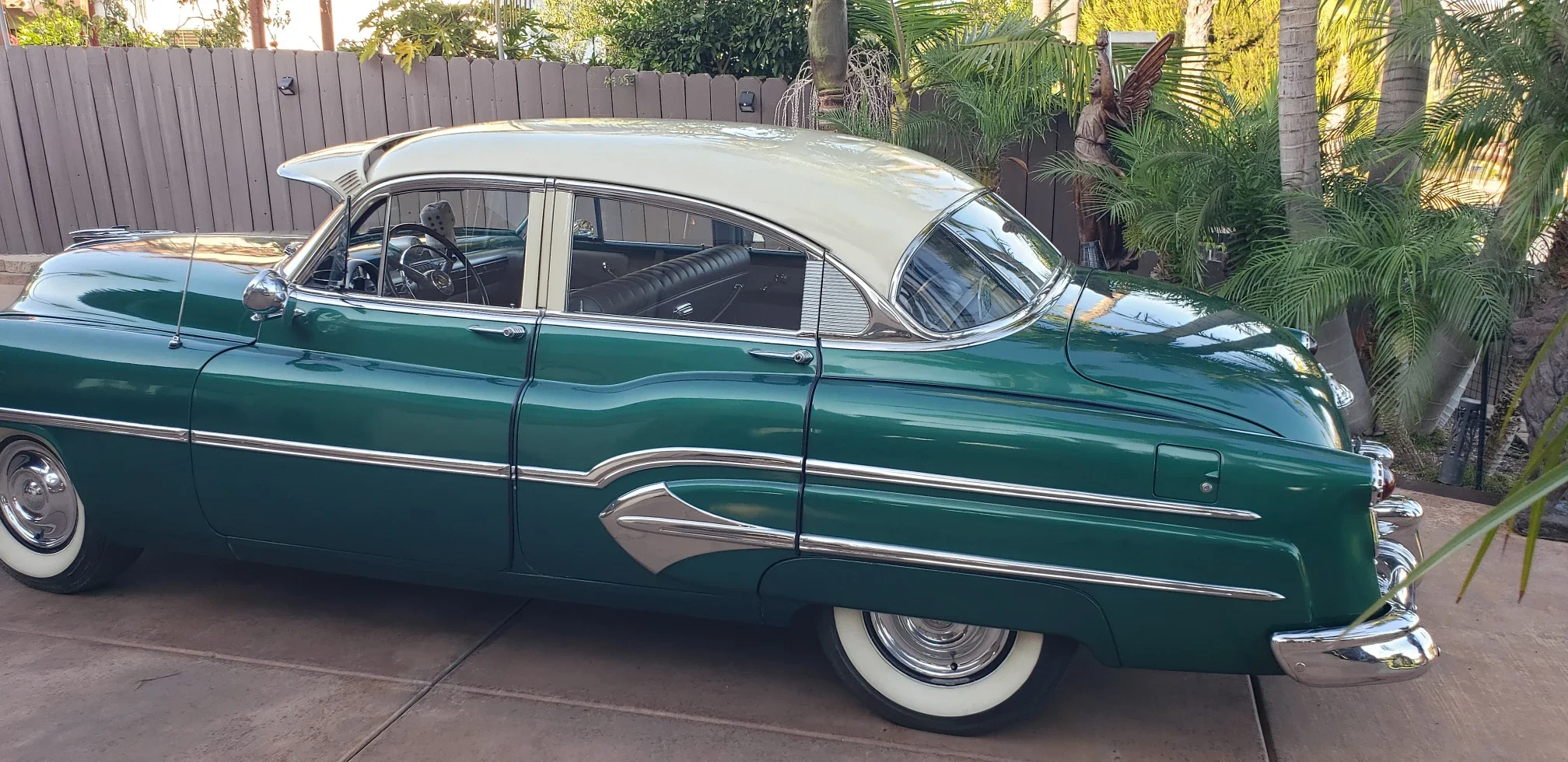 Oldsmobile-Ninety-eight-touring-sedan-1951-Green-Green-3