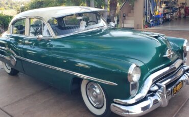 Oldsmobile-Ninety-eight-touring-sedan-1951-Green-Green-7