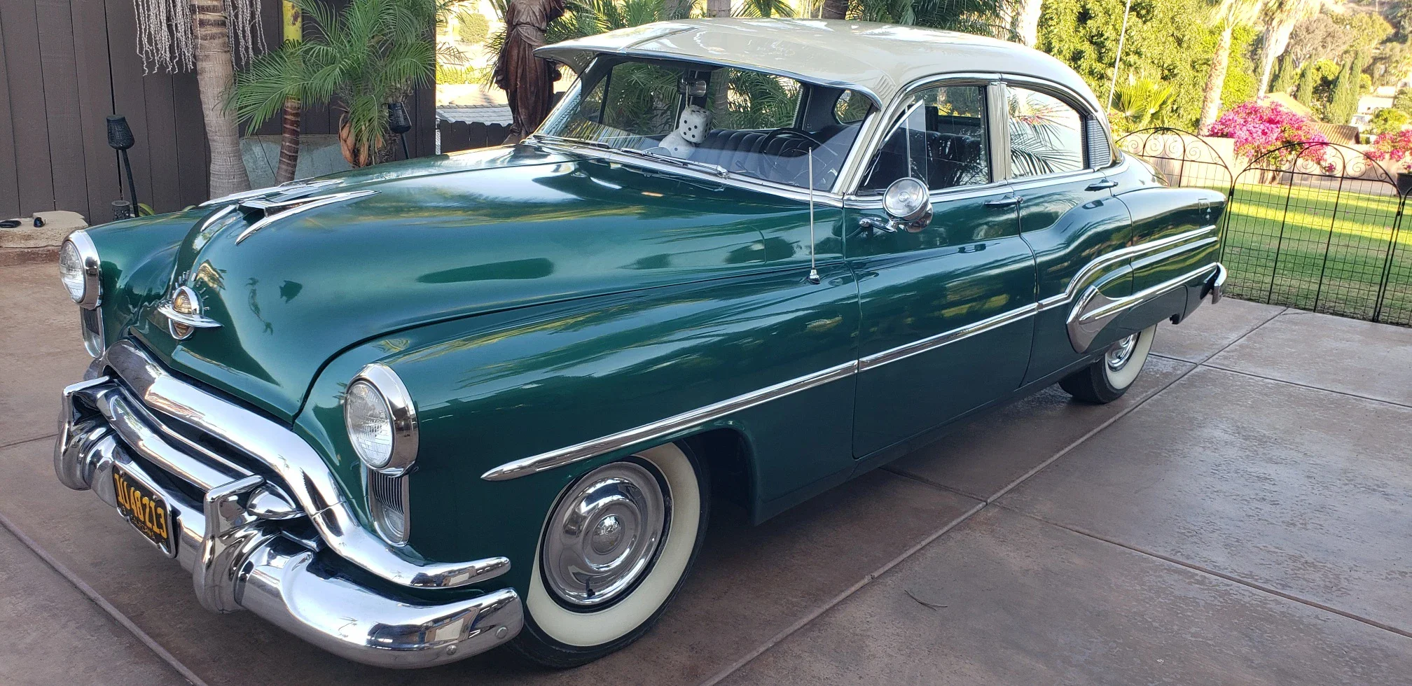 Oldsmobile-Ninety-eight-touring-sedan-1951-Green-Green