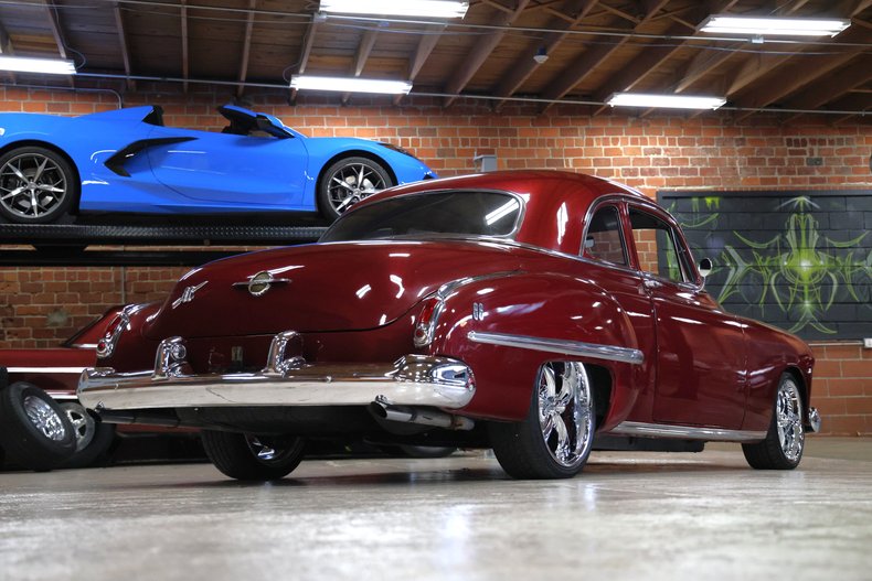 Oldsmobile-Rocket-88-1949-Burgundy-Dark-Charcoal-1