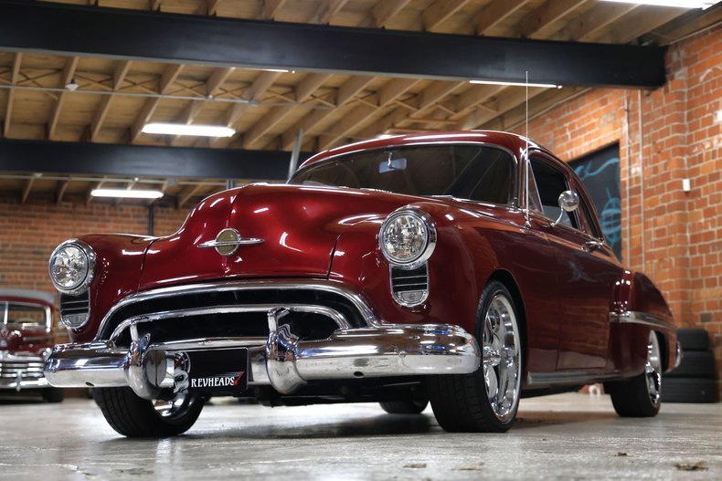 Oldsmobile-Rocket-88-1949-Burgundy-Dark-Charcoal-13