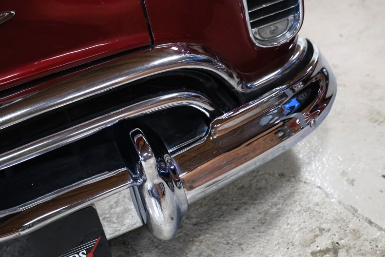 Oldsmobile-Rocket-88-1949-Burgundy-Dark-Charcoal-18