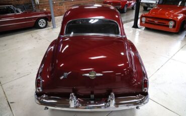 Oldsmobile-Rocket-88-1949-Burgundy-Dark-Charcoal-2