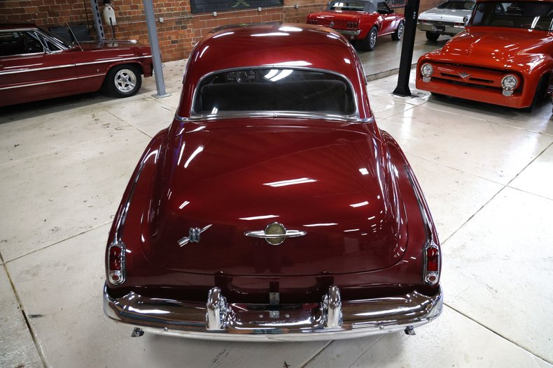 Oldsmobile-Rocket-88-1949-Burgundy-Dark-Charcoal-2