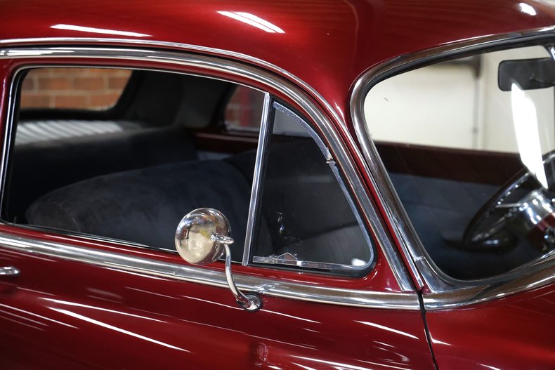 Oldsmobile-Rocket-88-1949-Burgundy-Dark-Charcoal-30