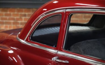 Oldsmobile-Rocket-88-1949-Burgundy-Dark-Charcoal-31