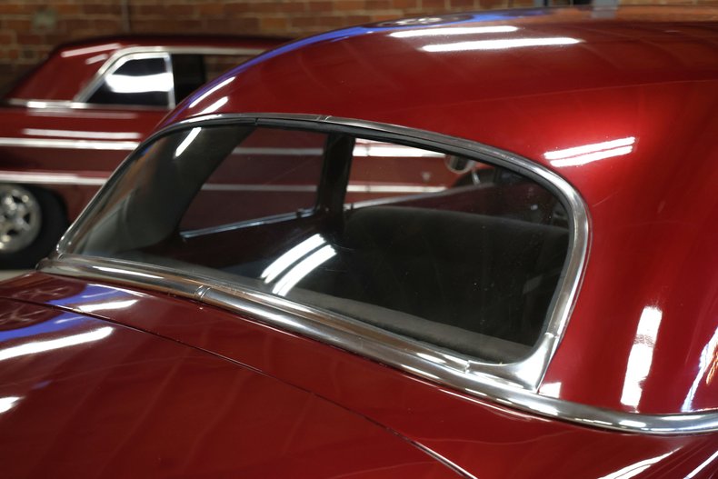 Oldsmobile-Rocket-88-1949-Burgundy-Dark-Charcoal-34