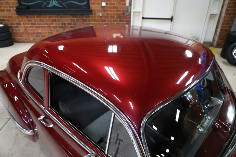 Oldsmobile-Rocket-88-1949-Burgundy-Dark-Charcoal-36