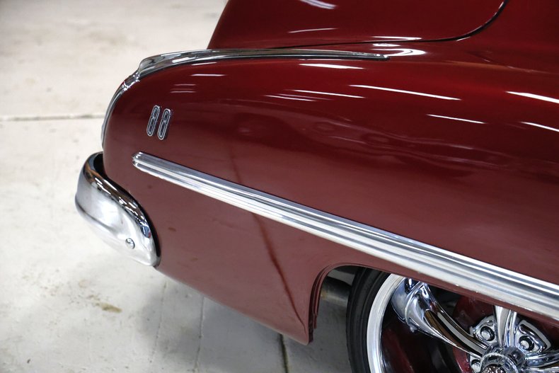 Oldsmobile-Rocket-88-1949-Burgundy-Dark-Charcoal-37