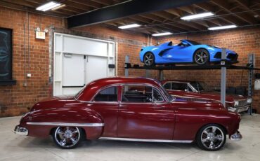 Oldsmobile-Rocket-88-1949-Burgundy-Dark-Charcoal-41