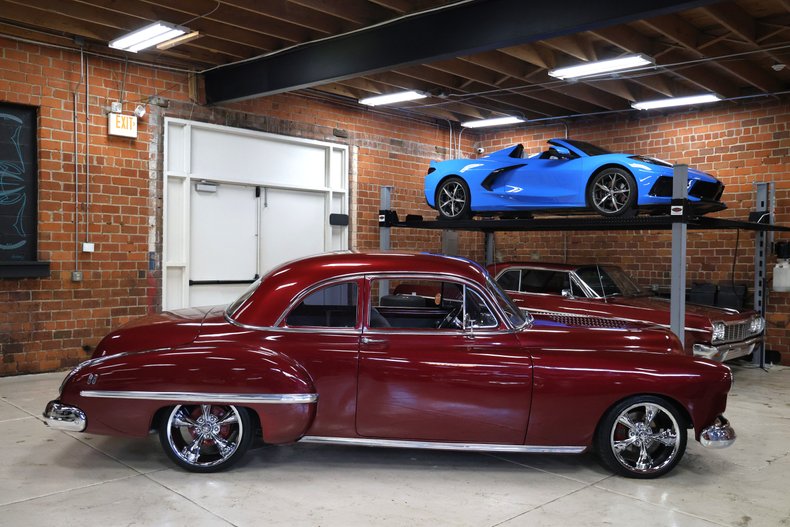 Oldsmobile-Rocket-88-1949-Burgundy-Dark-Charcoal-41