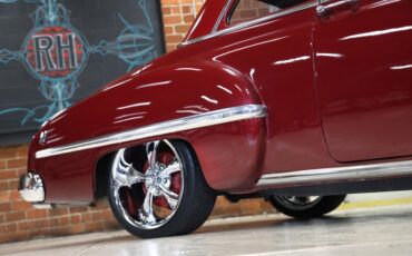Oldsmobile-Rocket-88-1949-Burgundy-Dark-Charcoal-45