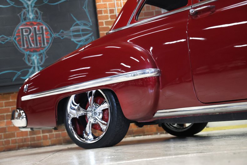 Oldsmobile-Rocket-88-1949-Burgundy-Dark-Charcoal-45