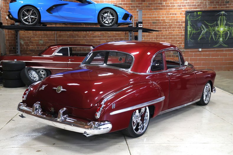 Oldsmobile-Rocket-88-1949-Burgundy-Dark-Charcoal-49