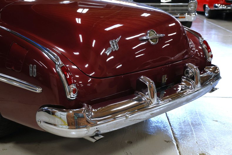 Oldsmobile-Rocket-88-1949-Burgundy-Dark-Charcoal-7