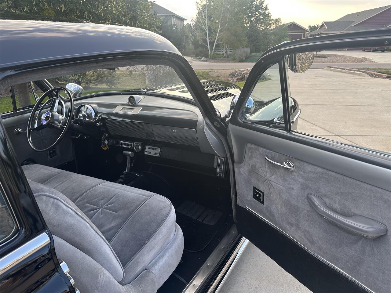 Oldsmobile-Rocket-88-1950-Black-Grey-11