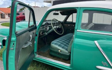 Oldsmobile-Rocket-88-1953-Sedan-1