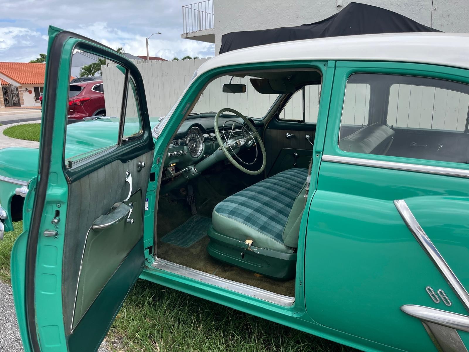 Oldsmobile-Rocket-88-1953-Sedan-1