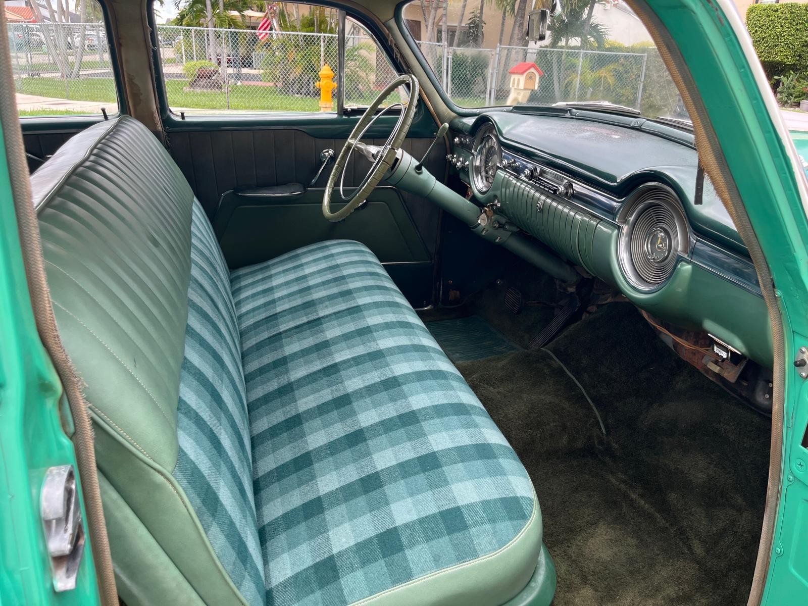Oldsmobile-Rocket-88-1953-Sedan-10