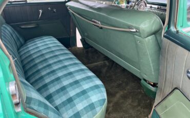 Oldsmobile-Rocket-88-1953-Sedan-11