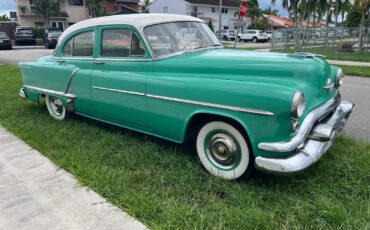 Oldsmobile-Rocket-88-1953-Sedan-2