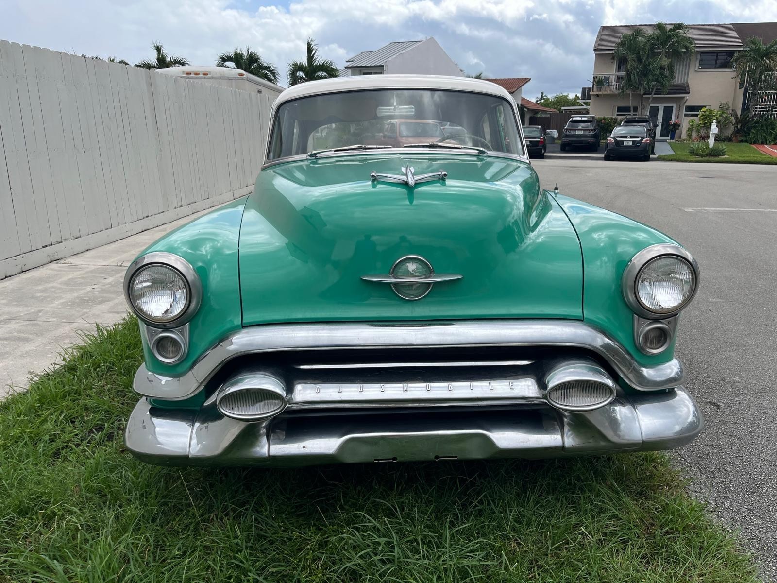 Oldsmobile-Rocket-88-1953-Sedan-3