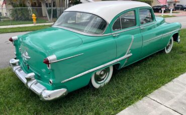 Oldsmobile-Rocket-88-1953-Sedan-7