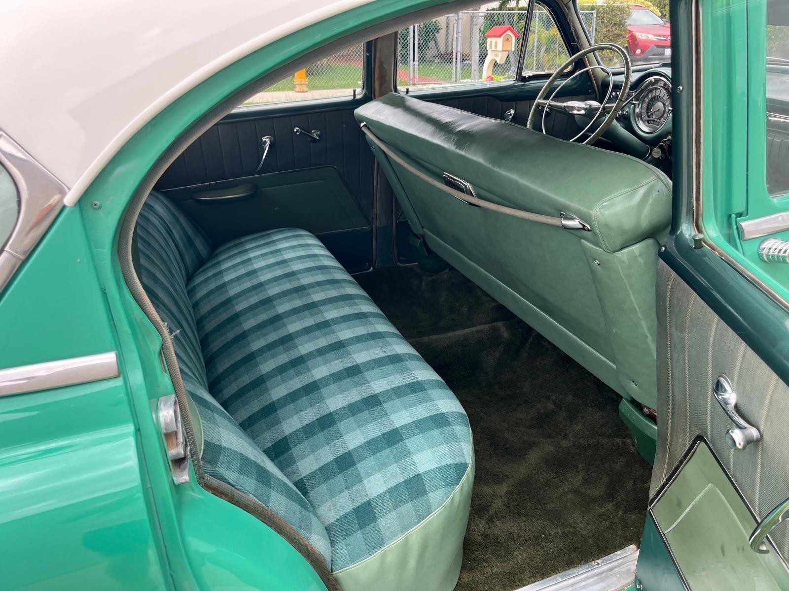 Oldsmobile-Rocket-88-1953-Sedan-8