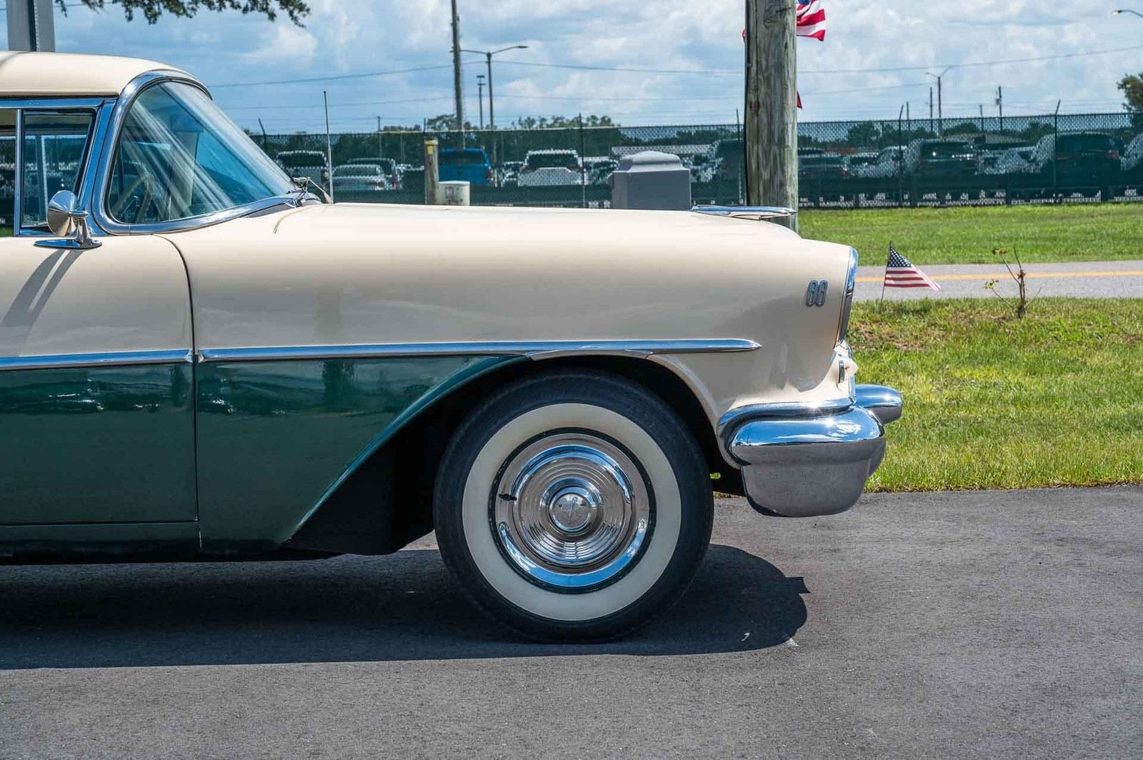Oldsmobile-Rocket-88-1955-2-door-31