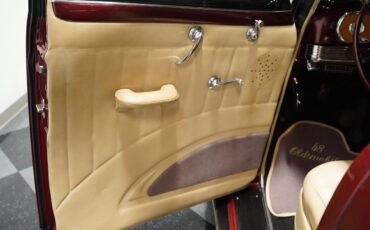 Oldsmobile-Series-76-1948-Sedan-32