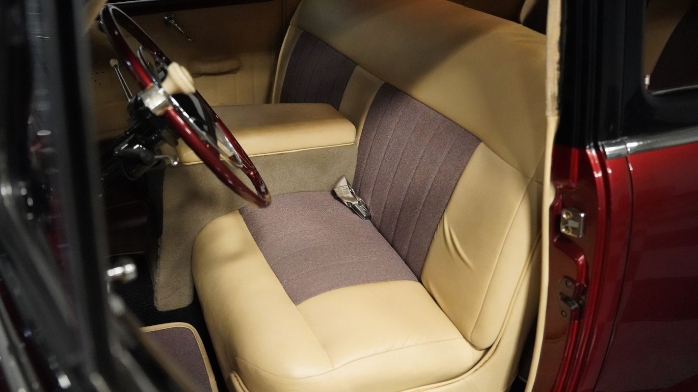 Oldsmobile-Series-76-1948-Sedan-38