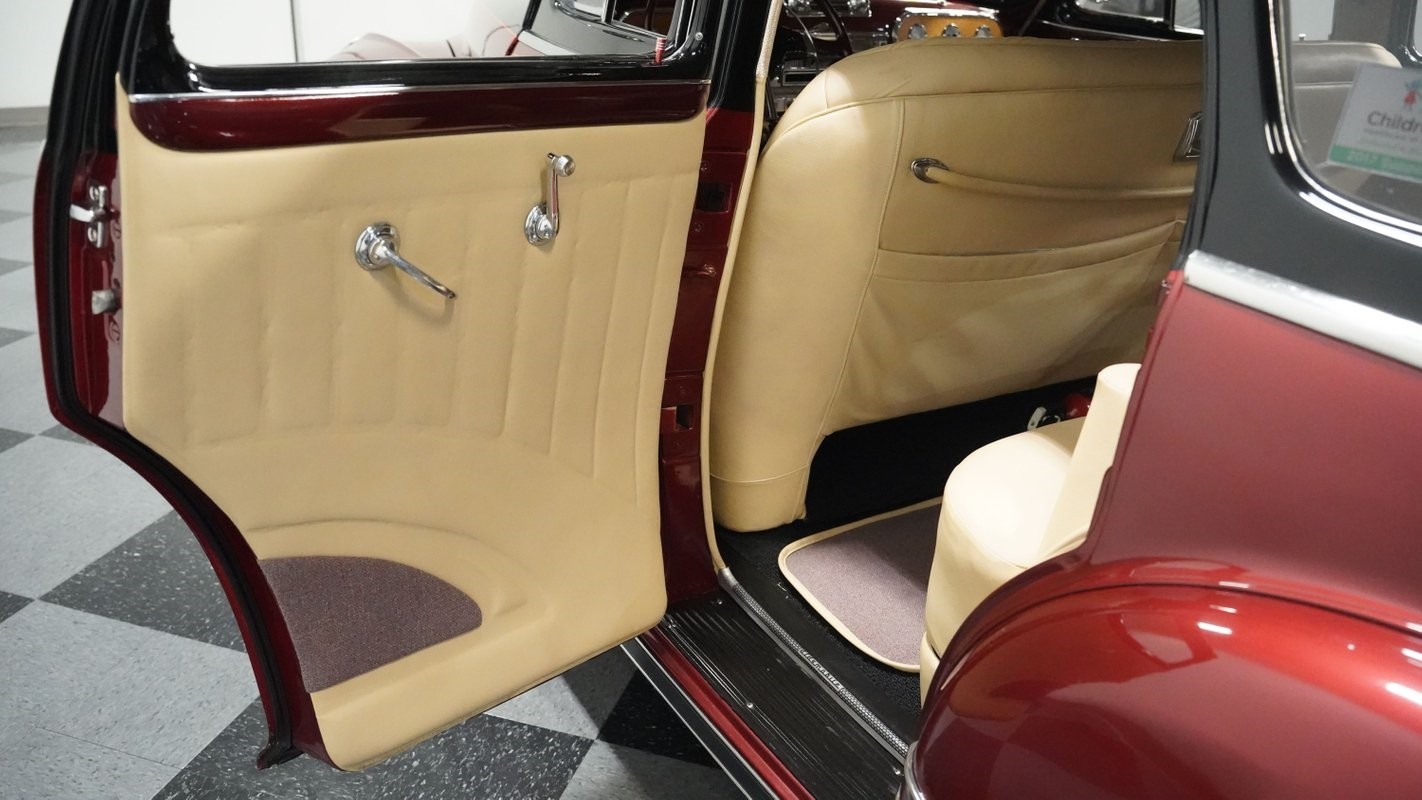 Oldsmobile-Series-76-1948-Sedan-39