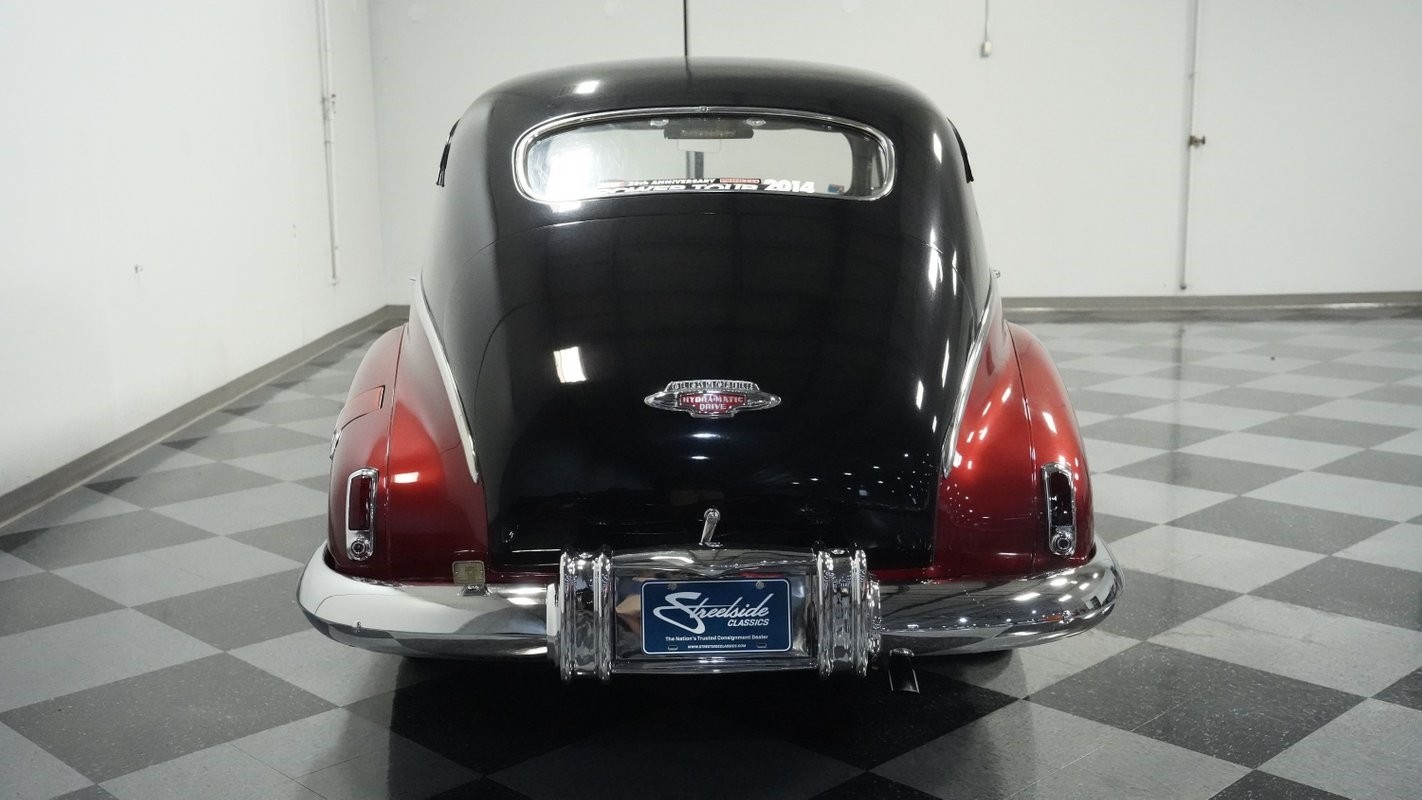 Oldsmobile-Series-76-1948-Sedan-9