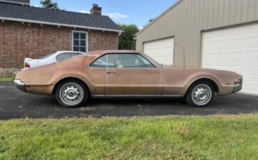 Oldsmobile-Toronado-1966-Coupe-2