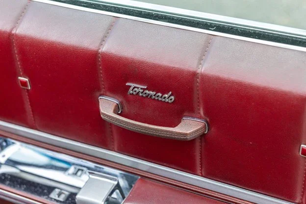 Oldsmobile-Toronado-1967-Red-Red-34