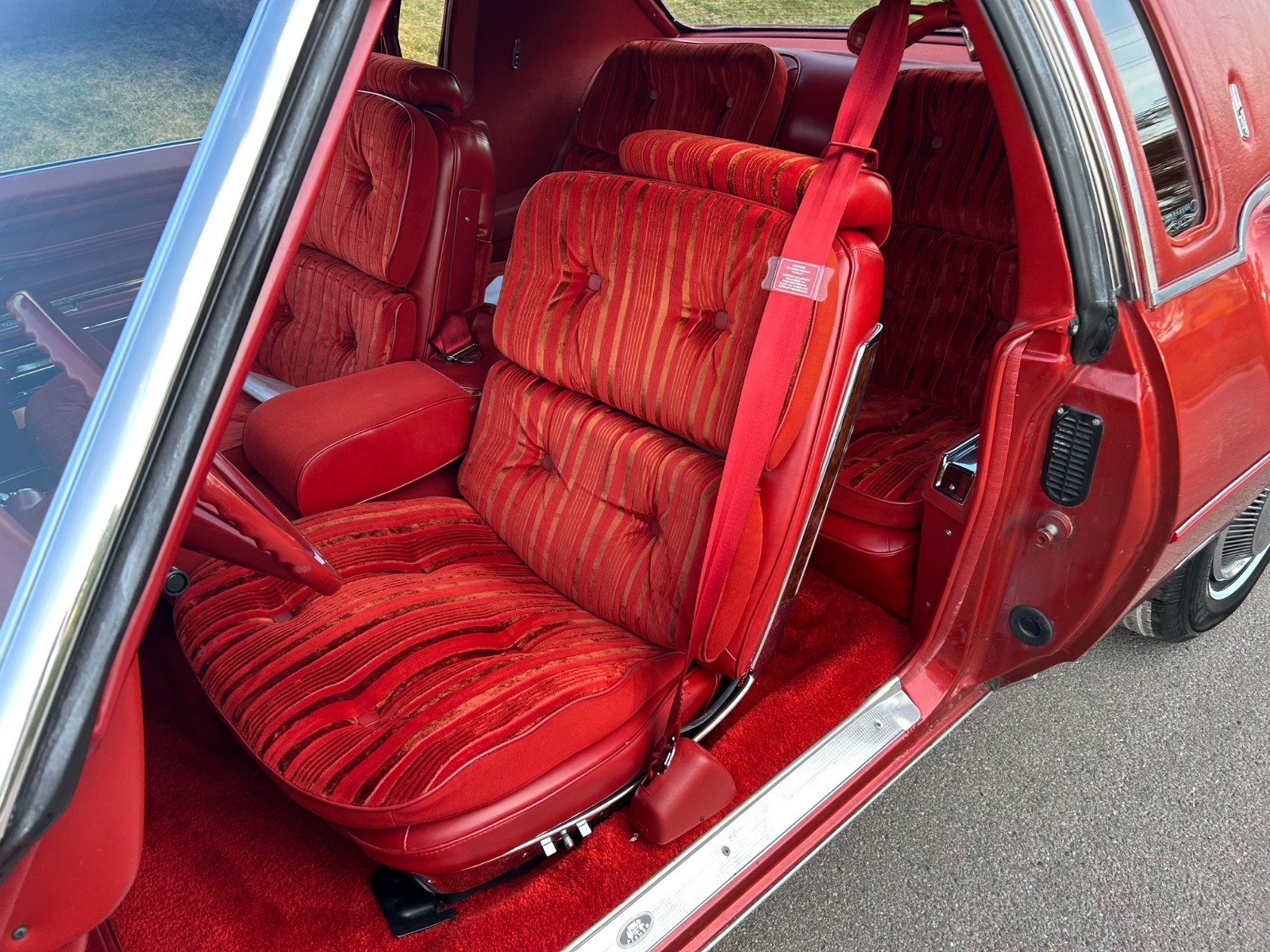 Oldsmobile-Toronado-1977-Coupe-11