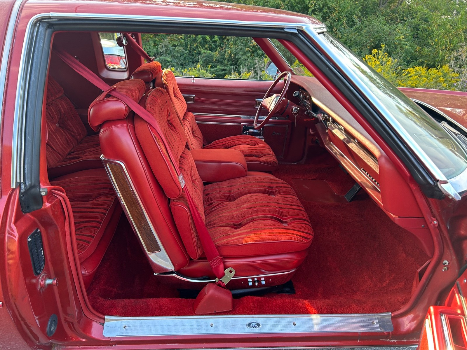Oldsmobile-Toronado-1977-Coupe-12
