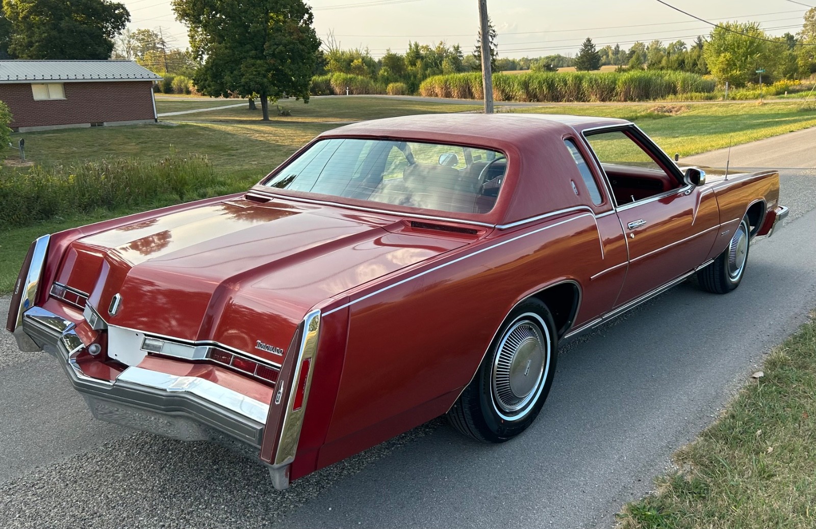 Oldsmobile-Toronado-1977-Coupe-13