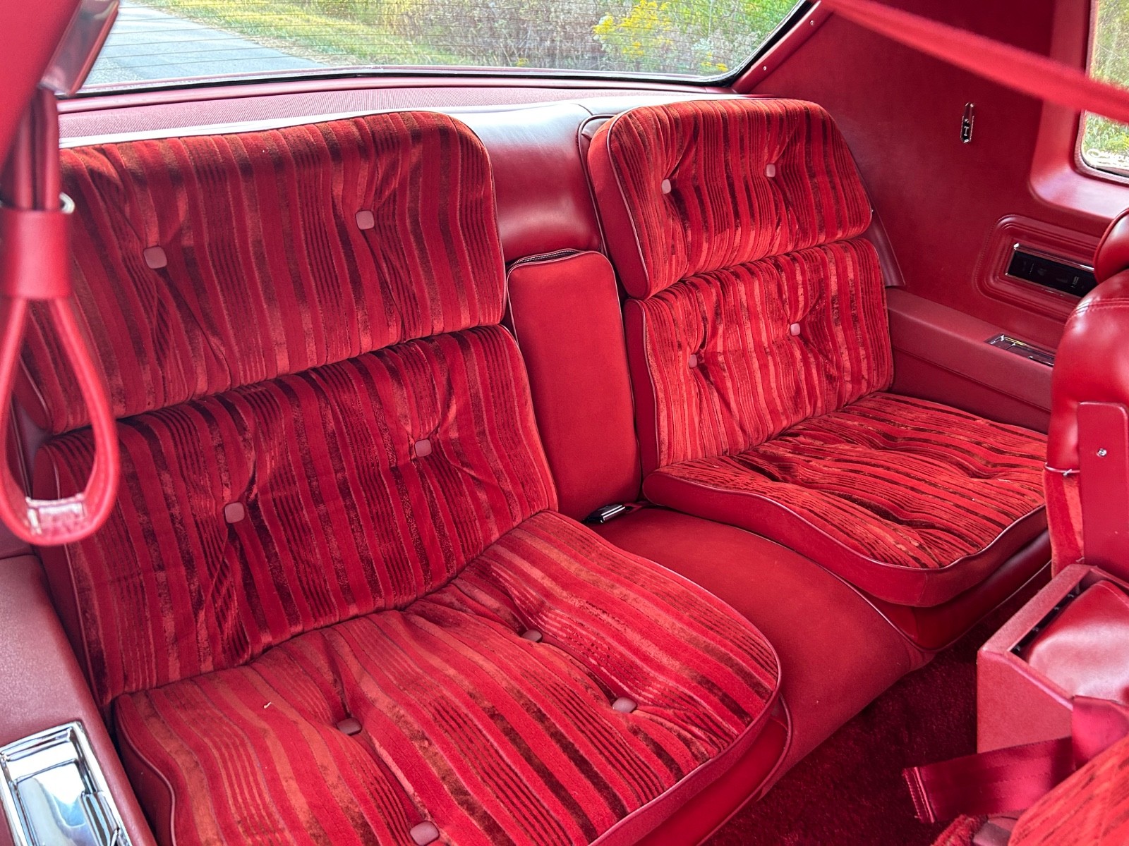 Oldsmobile-Toronado-1977-Coupe-19