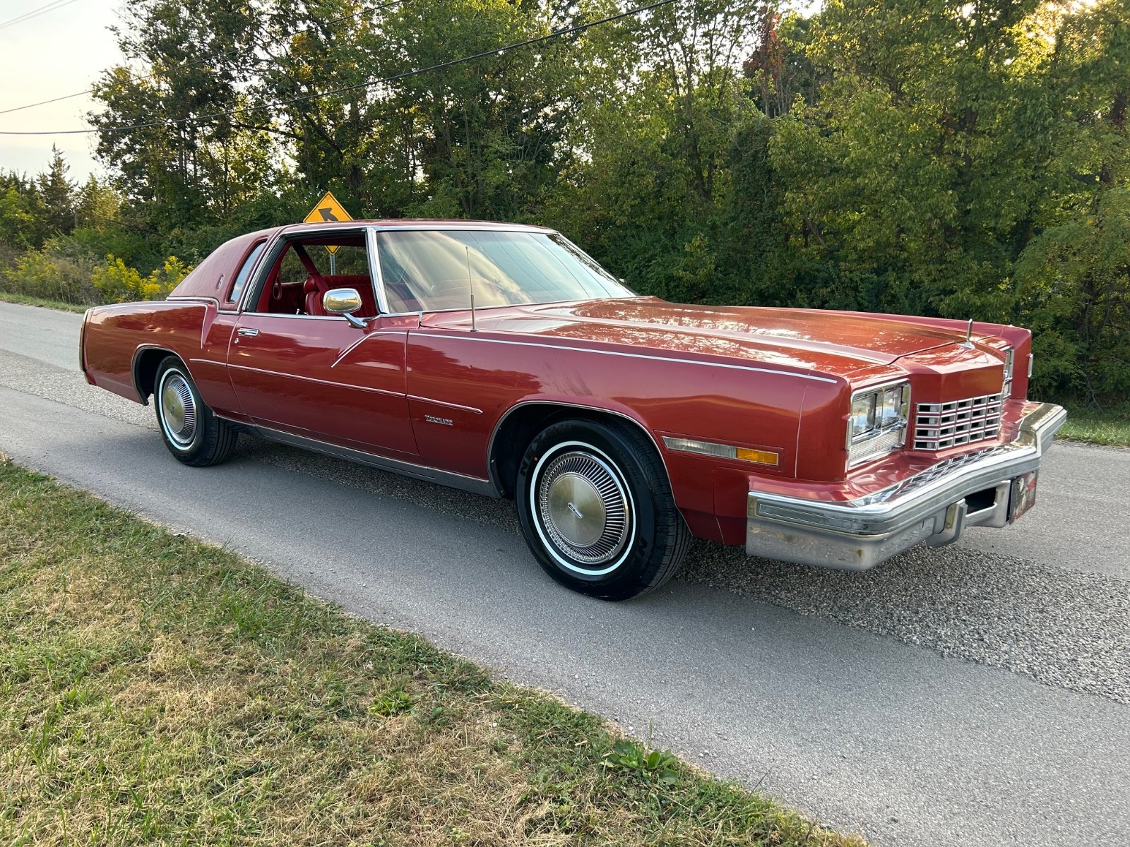 Oldsmobile-Toronado-1977-Coupe-3