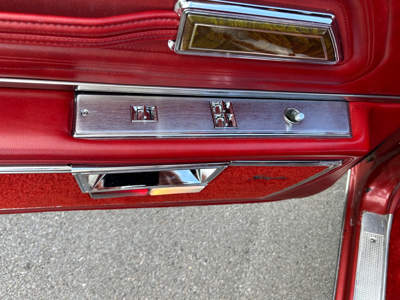 Oldsmobile-Toronado-1977-Coupe-33