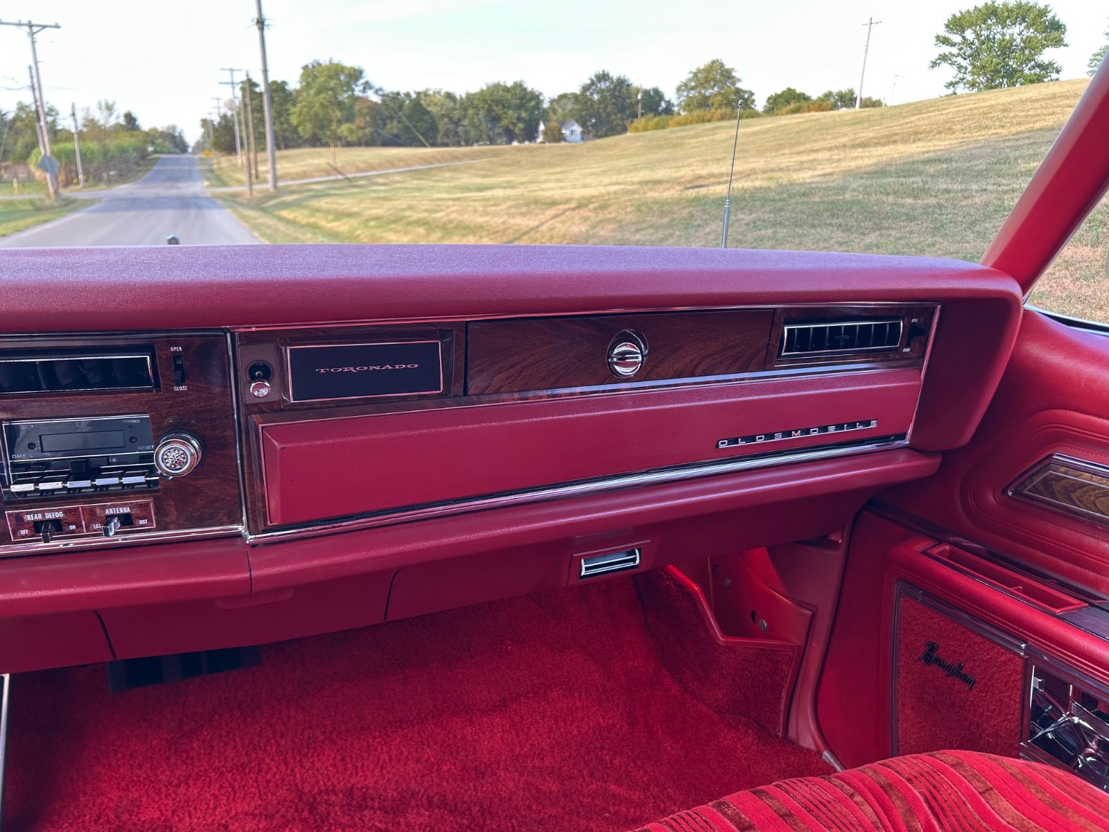 Oldsmobile-Toronado-1977-Coupe-34