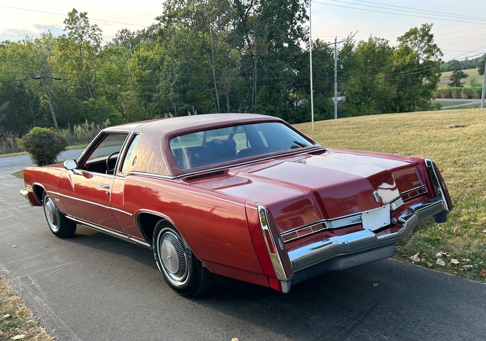 Oldsmobile-Toronado-1977-Coupe-38